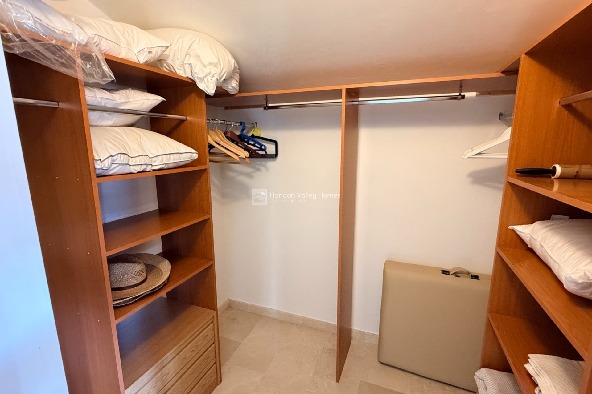 Reventa - Villa - Detached - Hondón de las Nieves