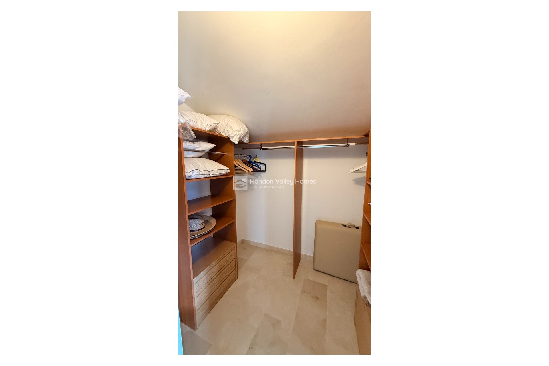 Reventa - Villa - Detached - Hondón de las Nieves