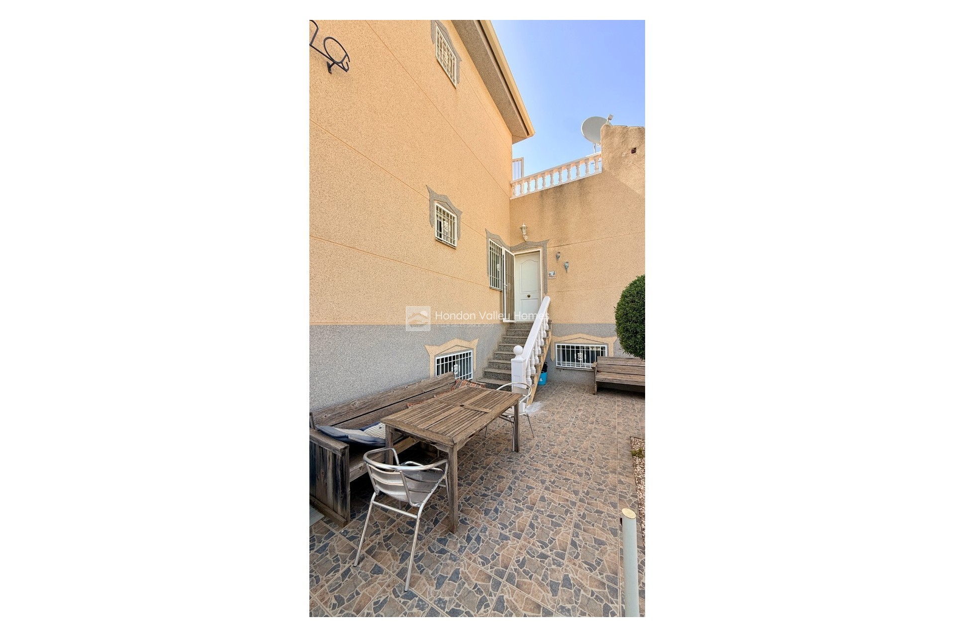 Reventa - Villa - Detached - Hondón de las Nieves