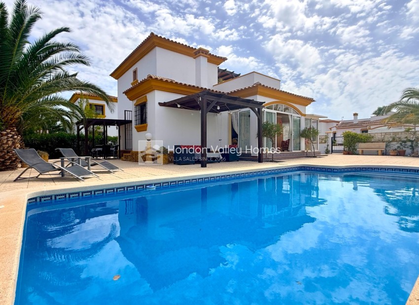 Reventa - Villa - Detached - Hondón de las Nieves