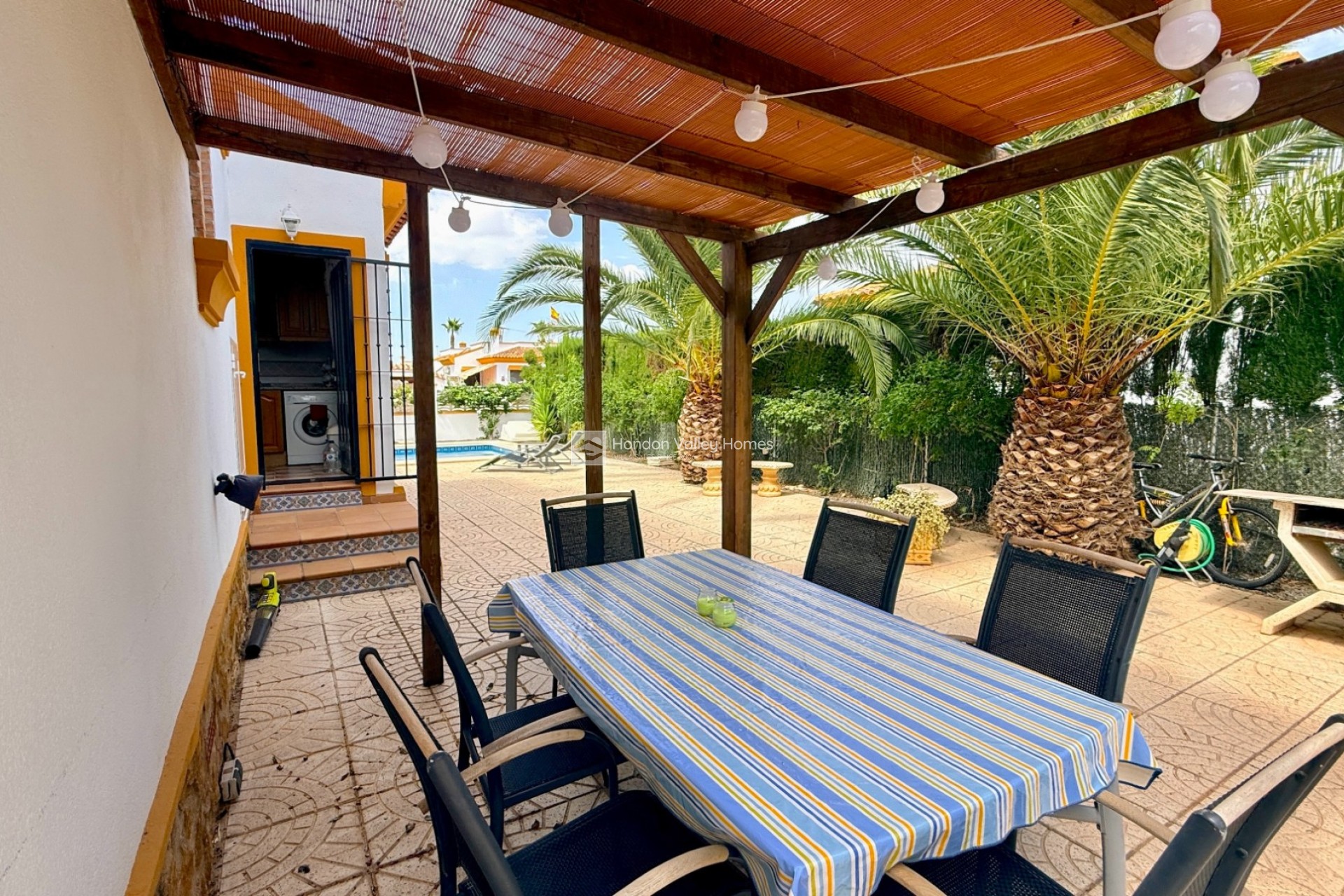 Reventa - Villa - Detached - Hondón de las Nieves