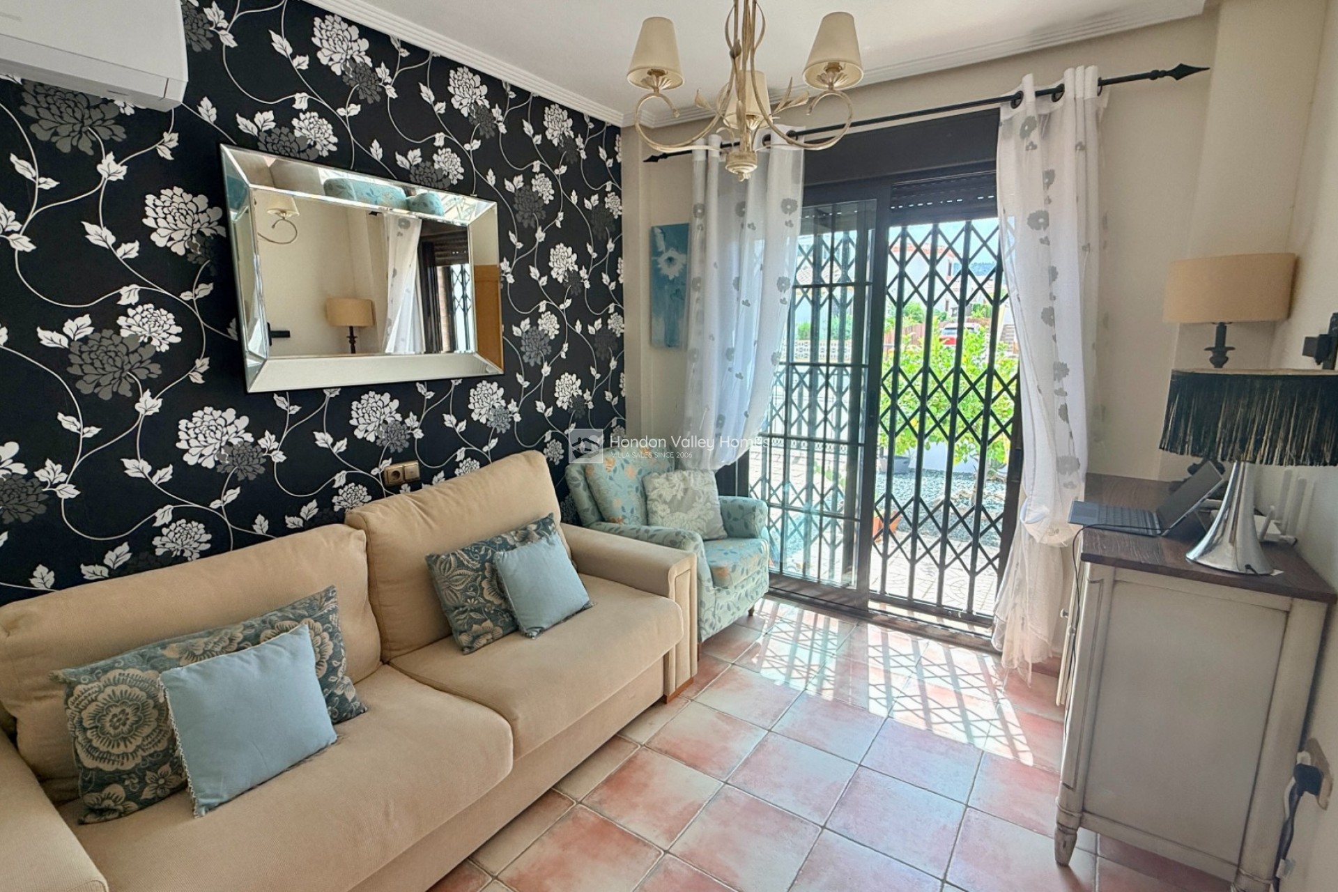 Reventa - Villa - Detached - Hondón de las Nieves