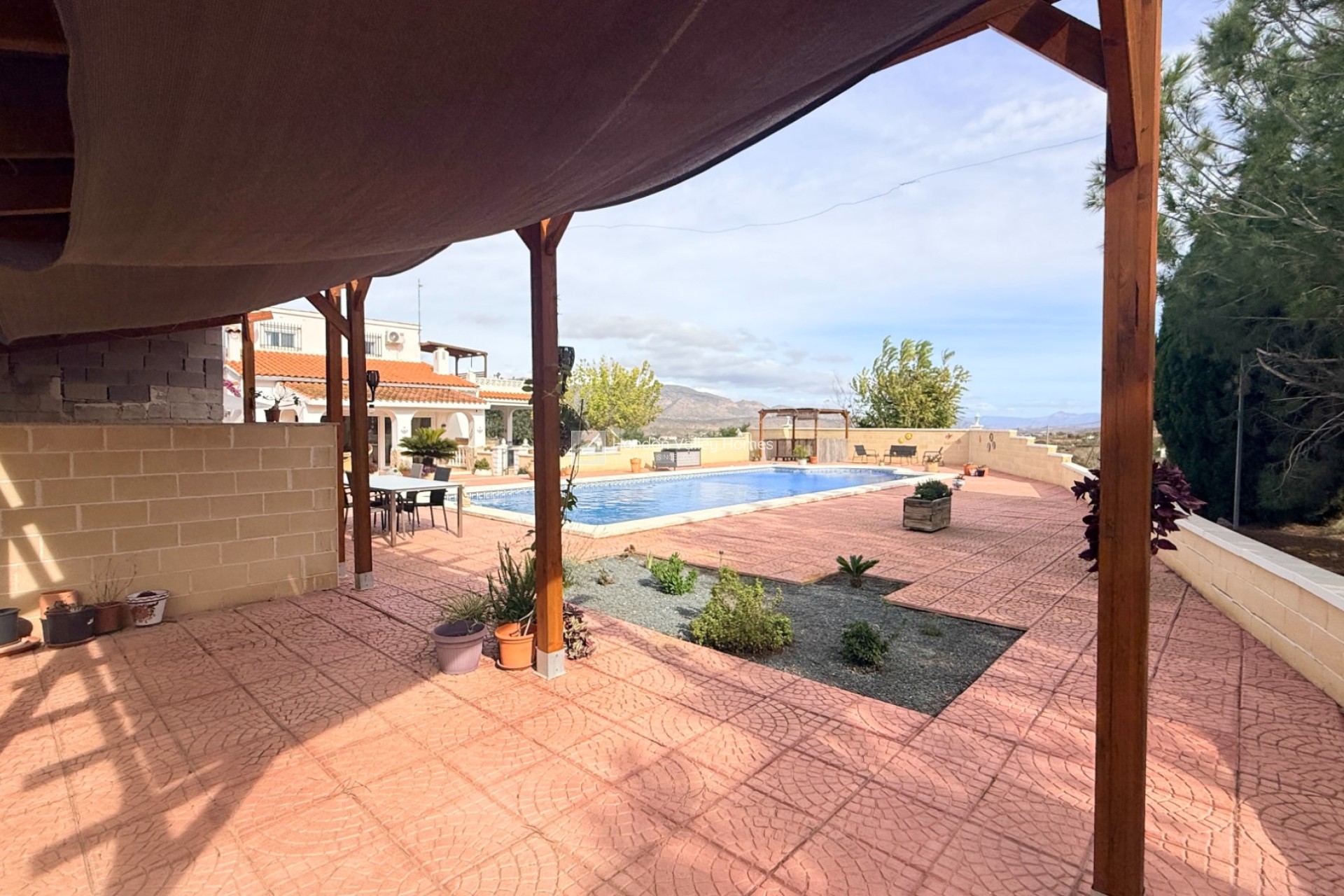 Reventa - Villa - Detached - Hondón de los Fráiles