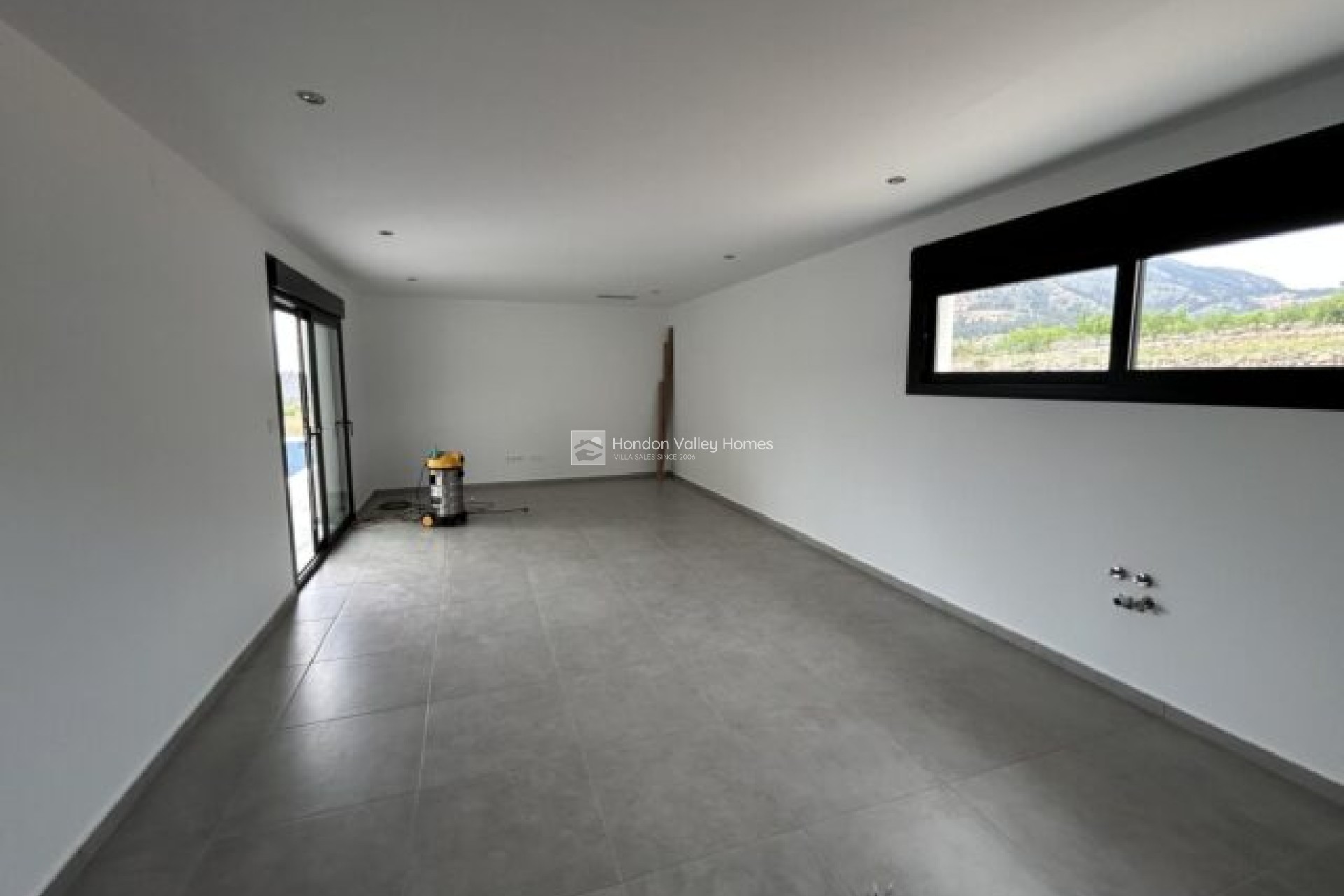 Reventa - Villa - El Canton