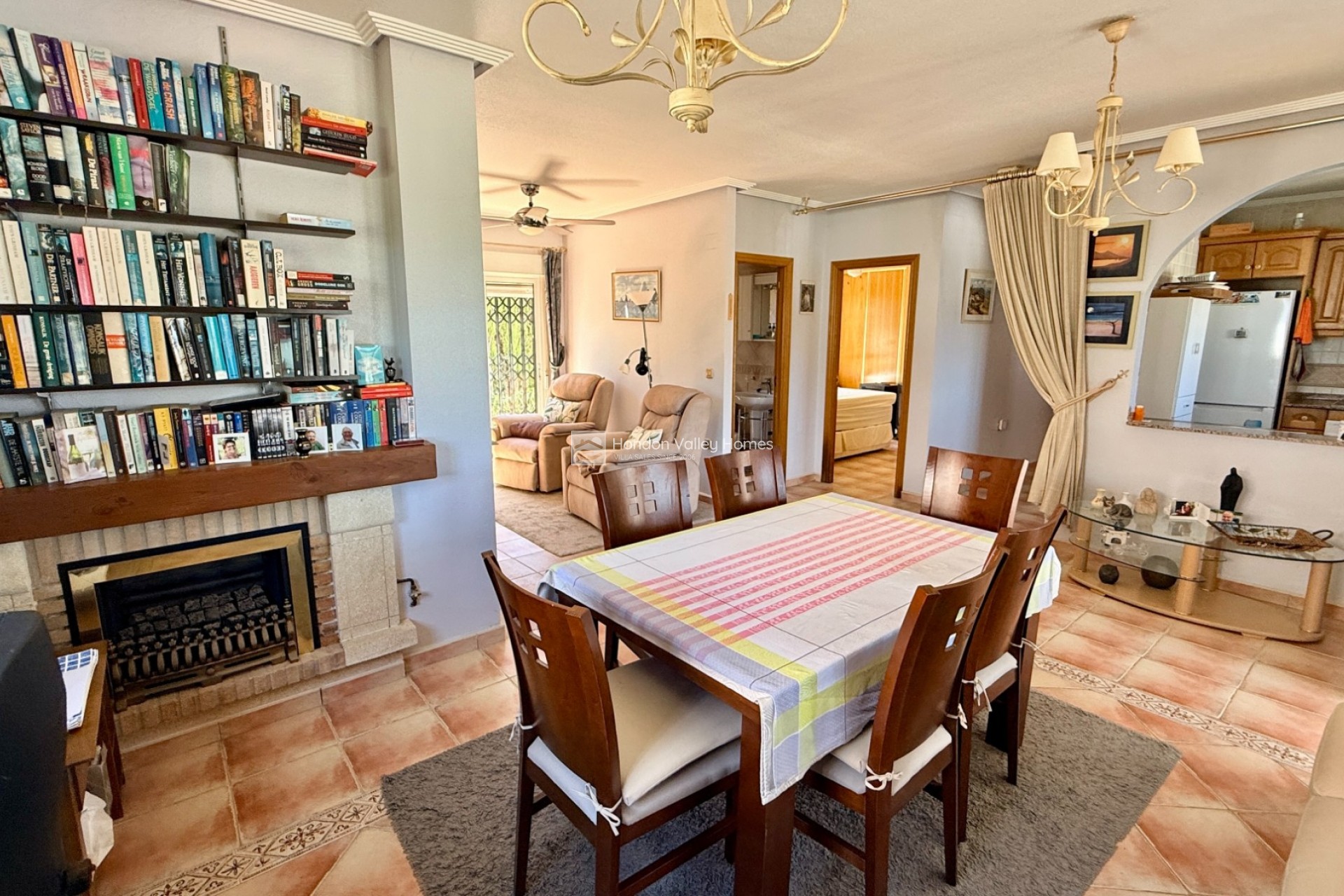 Revente - 4. House - Detached Villa - Hondón de las Nieves