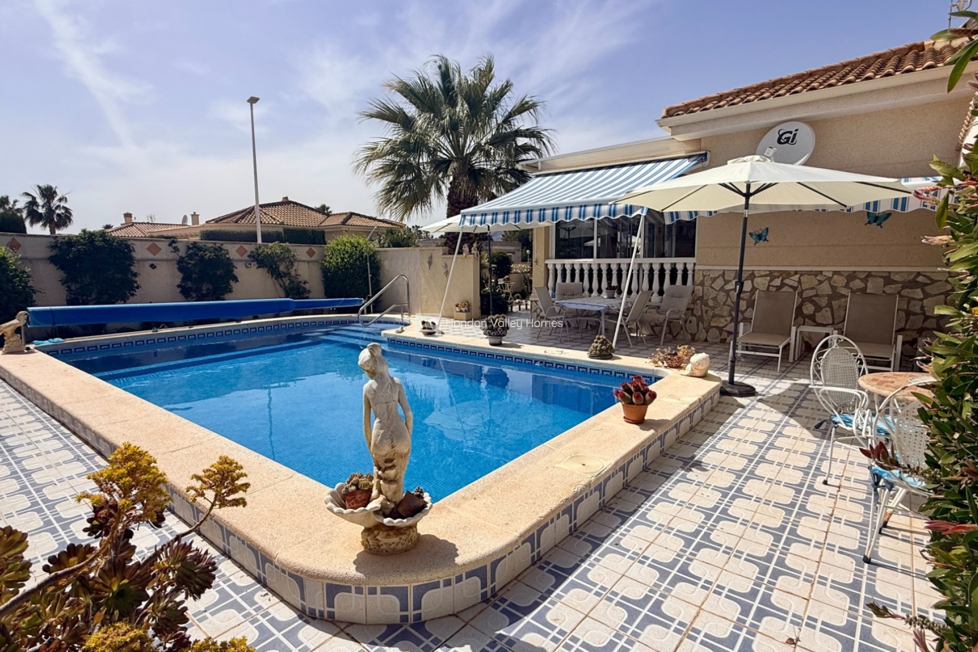 Revente - 4. House - Detached Villa - Hondón de las Nieves