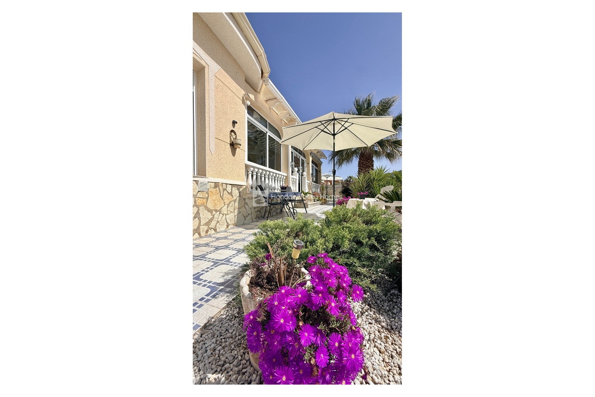 Revente - 4. House - Detached Villa - Hondón de las Nieves