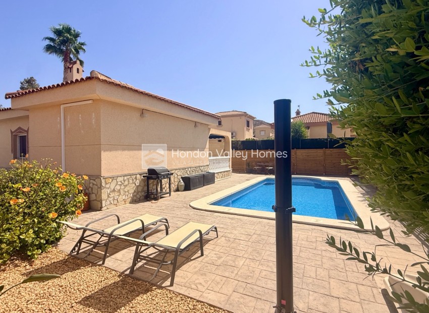Revente - 4. House - Detached Villa - Hondón de las Nieves