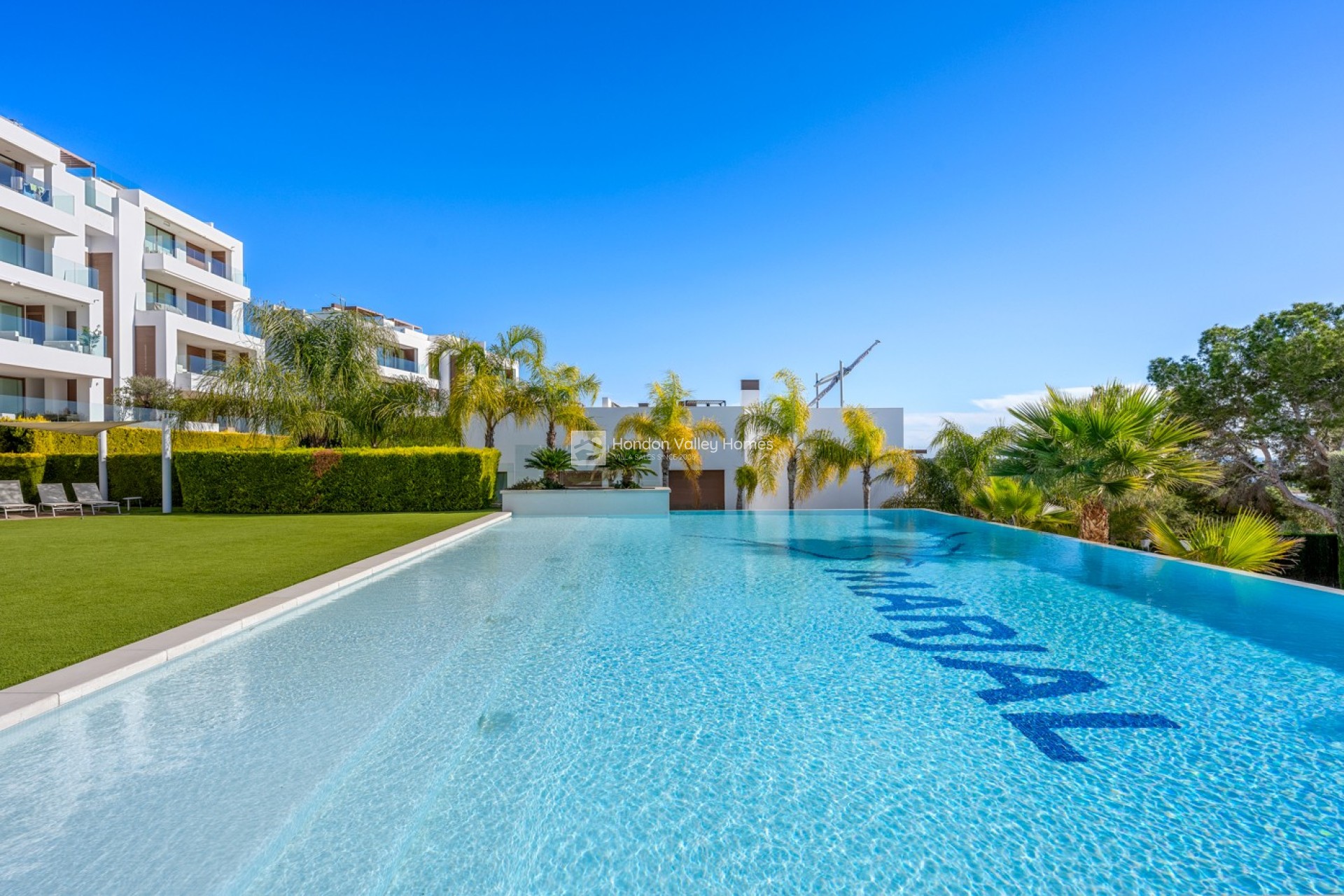 Revente - Apartments - Las Colinas Golf