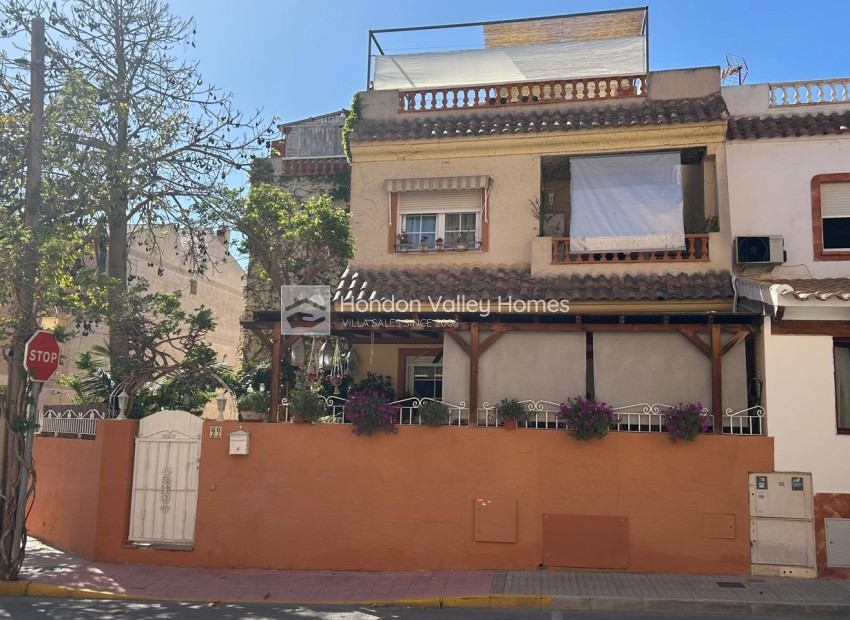 Revente - Semi Detached Villa - Montesinos - Los Montesinos