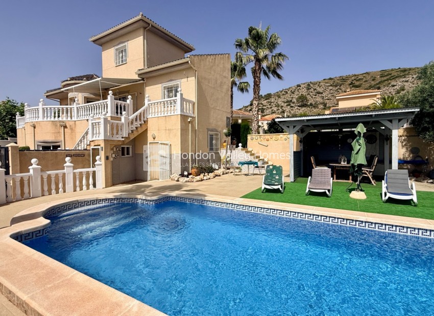 Revente - Villa - Detached - Hondón de las Nieves