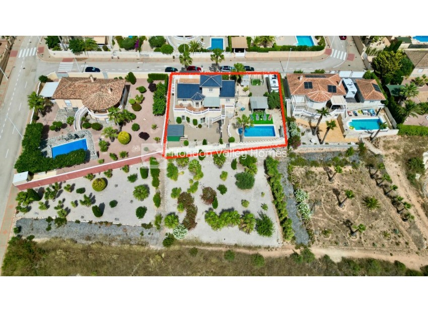 Revente - Villa - Detached - Hondón de las Nieves
