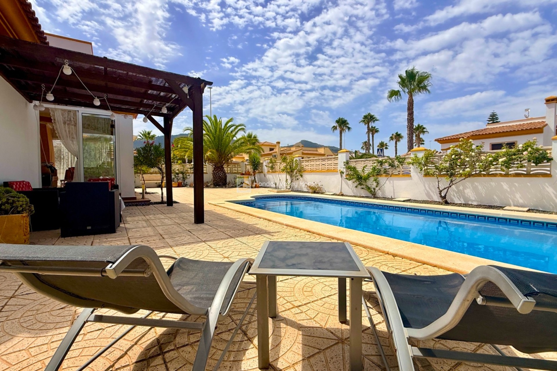 Revente - Villa - Detached - Hondón de las Nieves