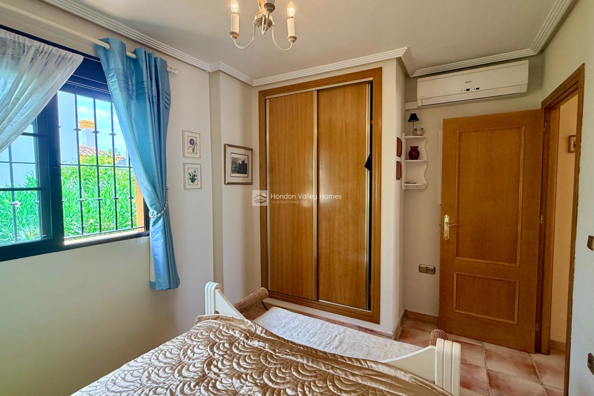 Revente - Villa - Detached - Hondón de las Nieves