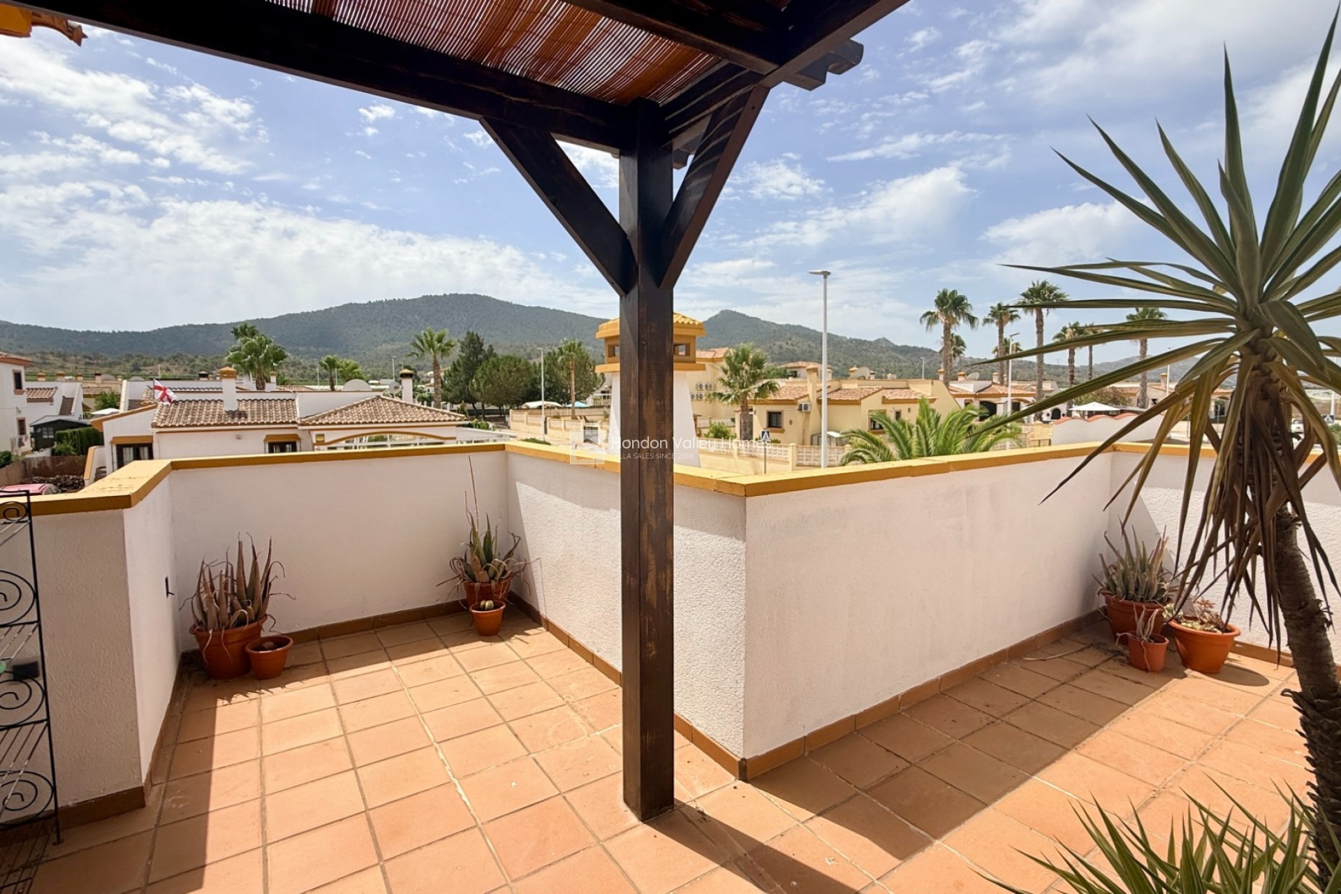 Revente - Villa - Detached - Hondón de las Nieves