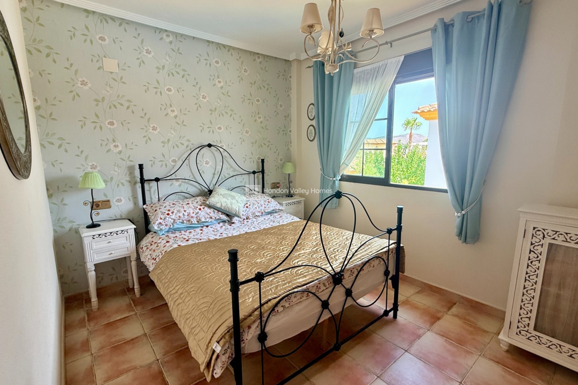 Revente - Villa - Detached - Hondón de las Nieves