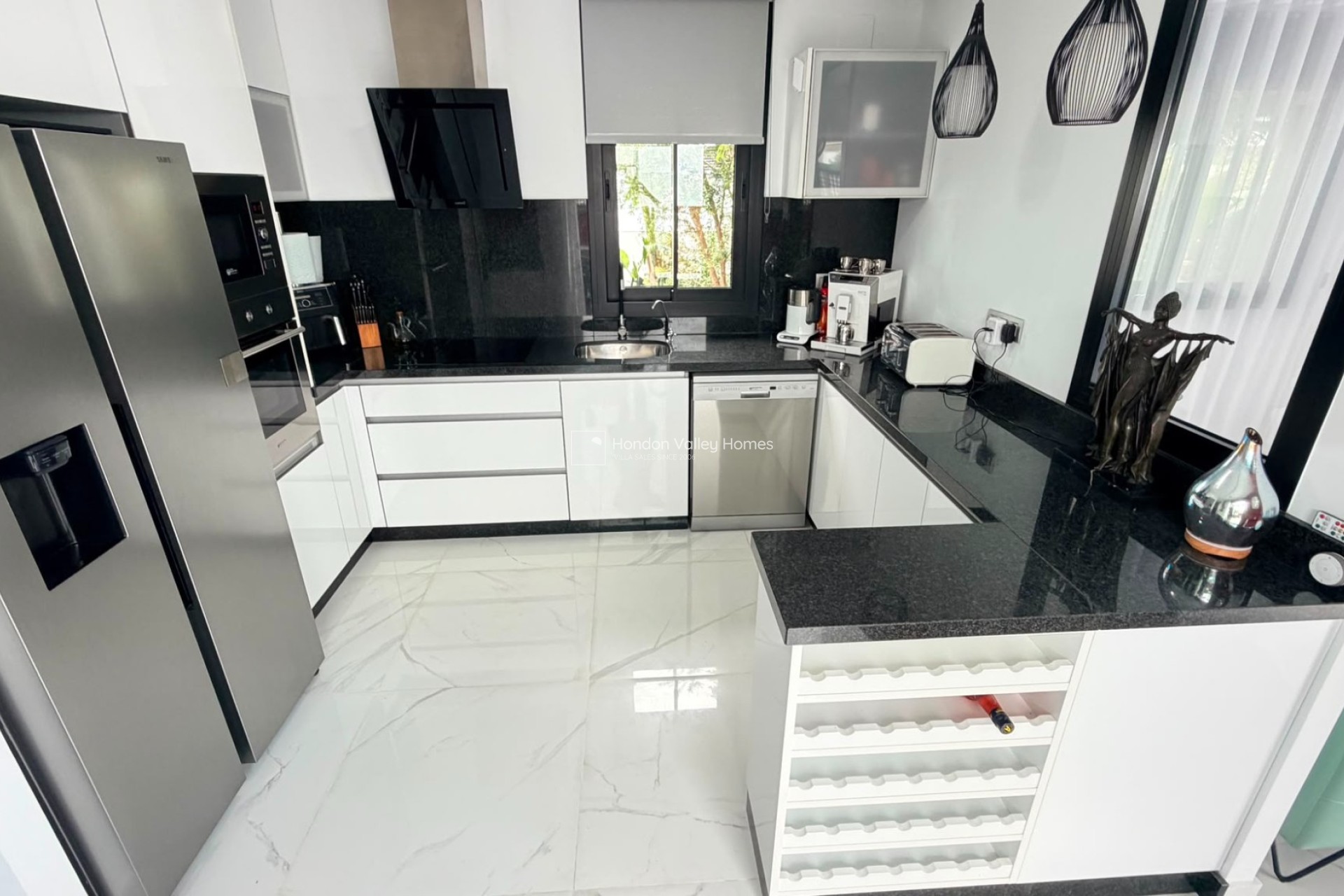 Rynek wtórny - 4. House - Detached Villa - Montesinos - La Herrada