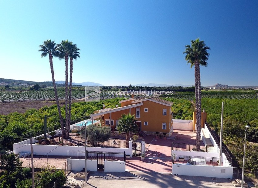 Rynek wtórny - E. Finca / Country Property - Orihuela