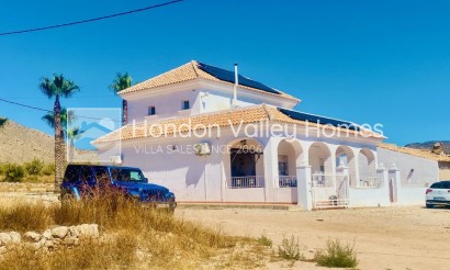 Villa / Detached - Wiederverkauf - Macisvenda - Macisvenda