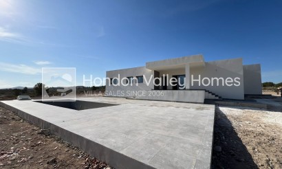 Villa - Obra Nueva / En Proyecto - Pinoso - Pinoso