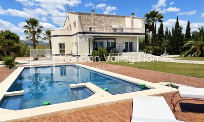 Villa - Resale - Novelda - Novelda