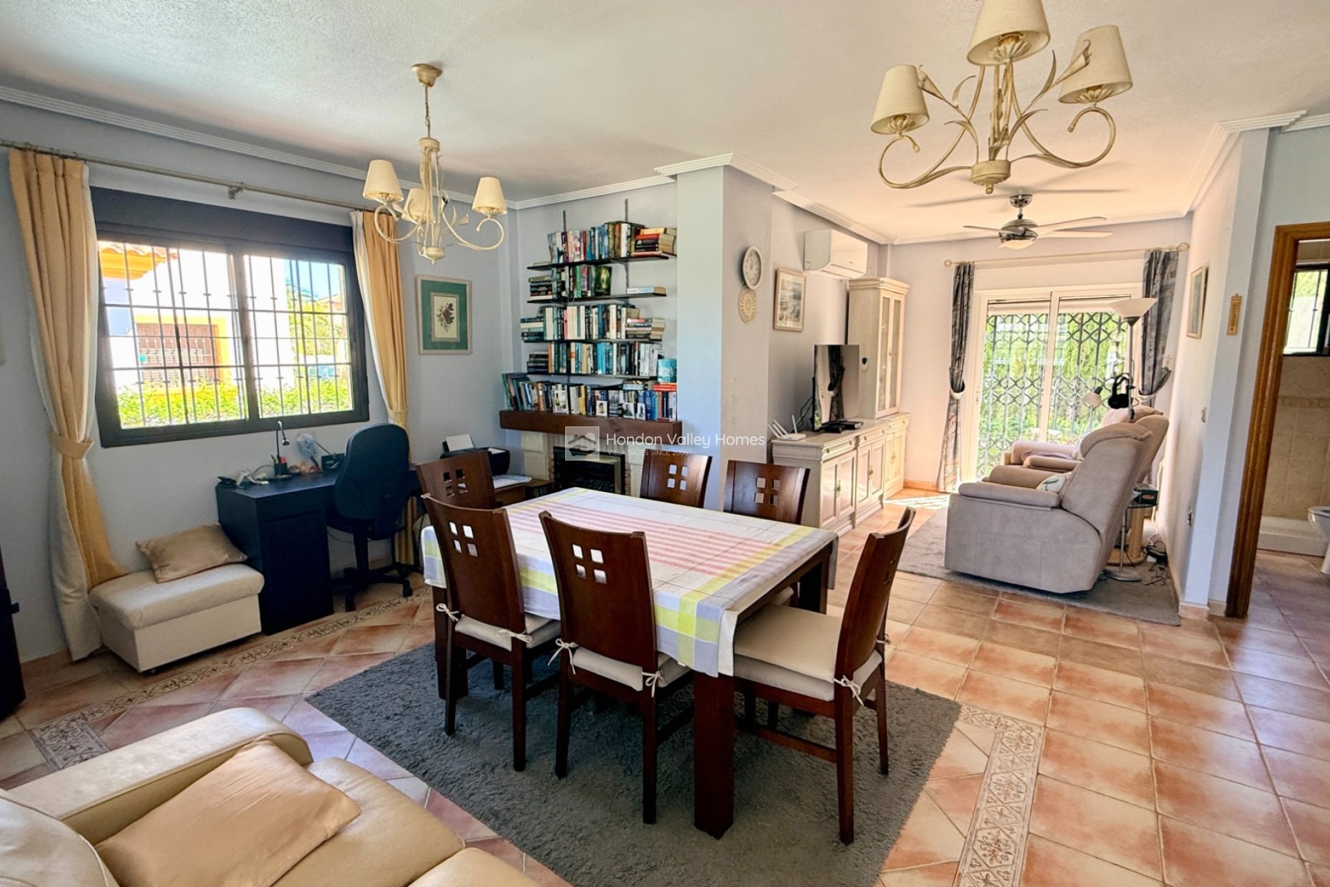 Wiederverkauf - 4. House - Detached Villa - Hondón de las Nieves