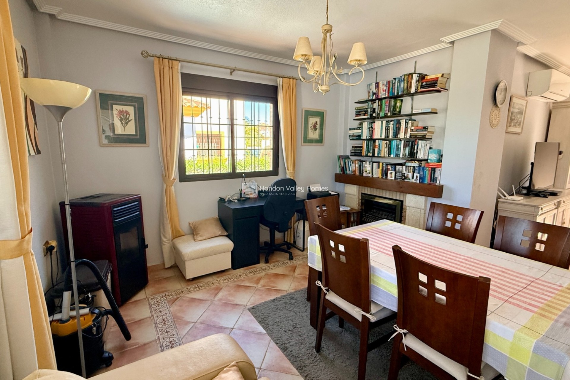 Wiederverkauf - 4. House - Detached Villa - Hondón de las Nieves