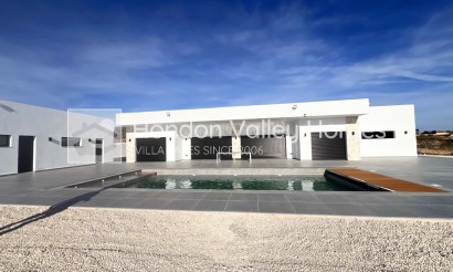 Obra Nueva / En Proyecto - Villa - Novelda