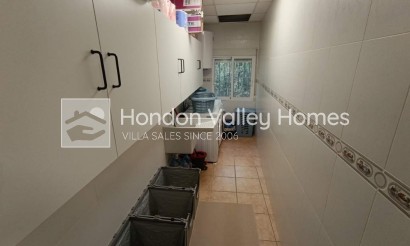 Resale - Villa - Hondón de las Nieves