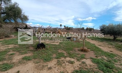 Resale - Villa - Hondón de las Nieves