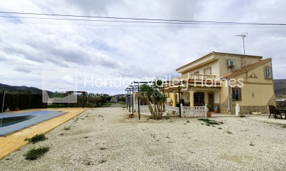 Resale - Villa - Hondón de las Nieves