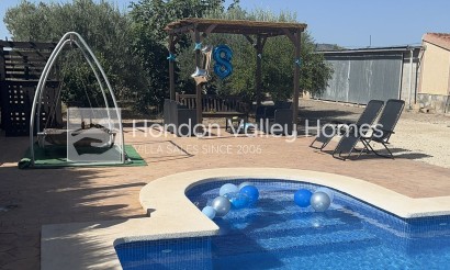 Resale - Villa - Hondón de las Nieves