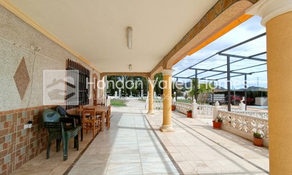 Resale - Villa - Hondón de las Nieves