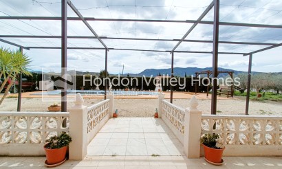 Resale - Villa - Hondón de las Nieves