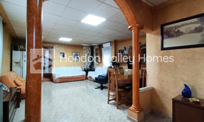 Resale - Villa - Hondón de las Nieves