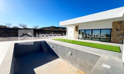 Neubau / In Entwicklung - Villa - La Romana