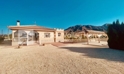 Resale - Villa - Macisvenda