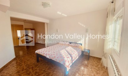 Resale - Villa - Macisvenda