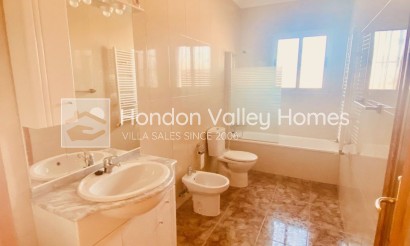Resale - Villa - Macisvenda