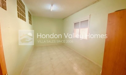 Resale - Villa - Macisvenda