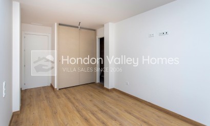 Neubau / In Entwicklung - Apartment - La Canalosa