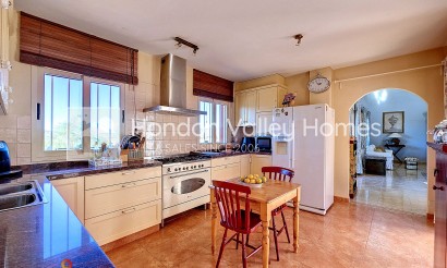 Resale - Villa - Pinoso