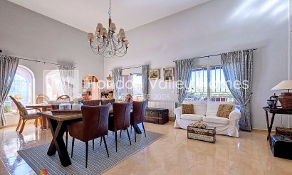 Resale - Villa - Pinoso