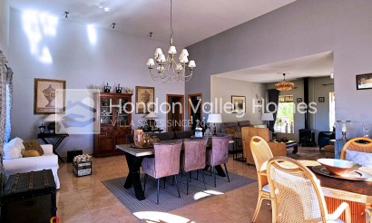Resale - Villa - Pinoso