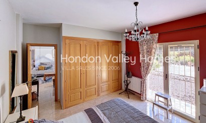 Resale - Villa - Pinoso