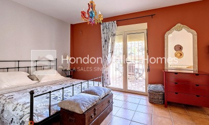 Resale - Villa - Pinoso