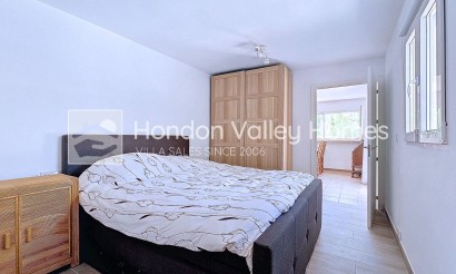 Resale - Villa - Moralet