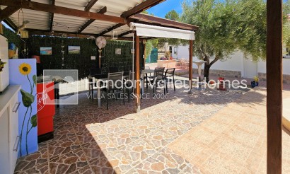 Resale - Villa - Moralet