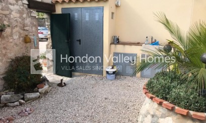 Resale - Villa - LA ROMANA