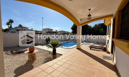 Herverkoop - Villa - Hondón de las Nieves
